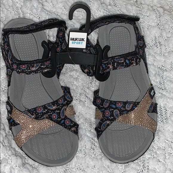 muk luk sport sandals